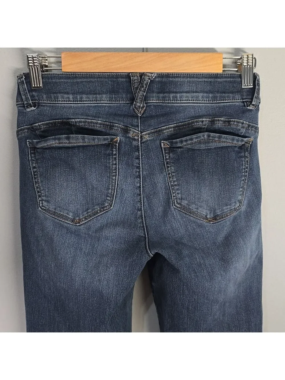 Democracy Jeans with Branded Button womens Size 2 Blue Ab Technology